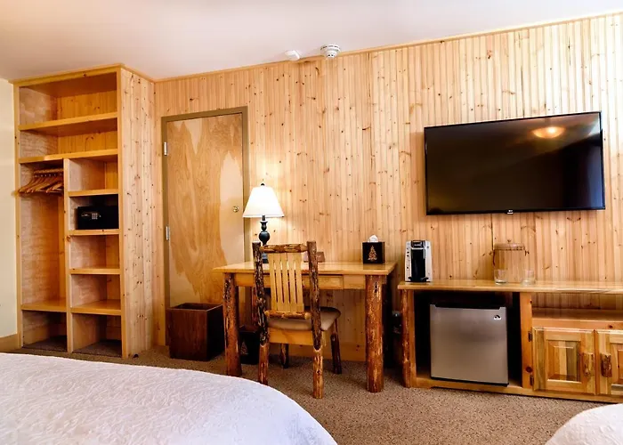 Adirondack Spruce Lodge