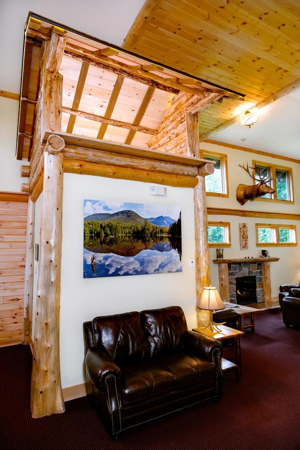 Adirondack Spruce Lodge *
