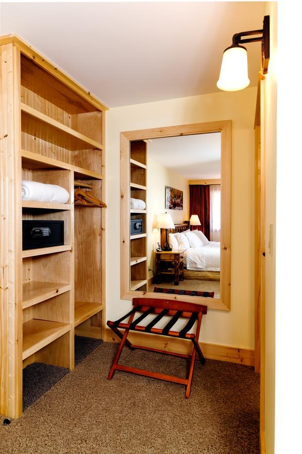 Lodge Adirondack Spruce Wilmington