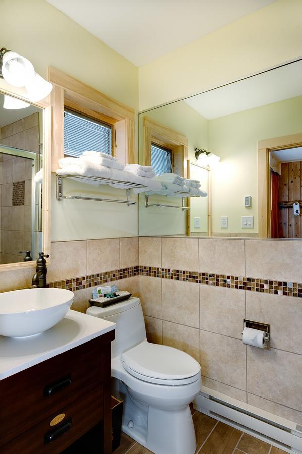 Lodge Adirondack Spruce Wilmington